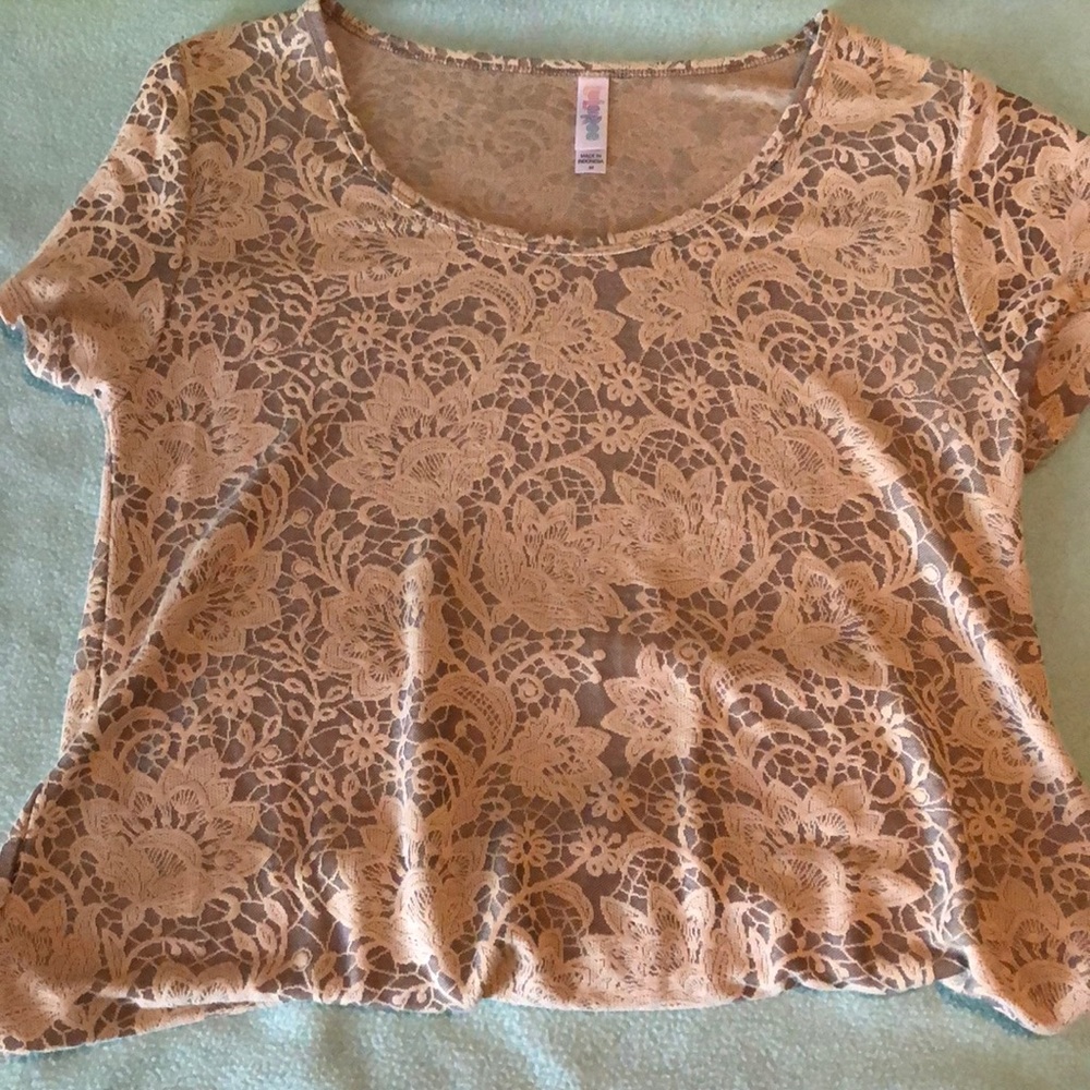 Tan lace-inspired Classic Tee